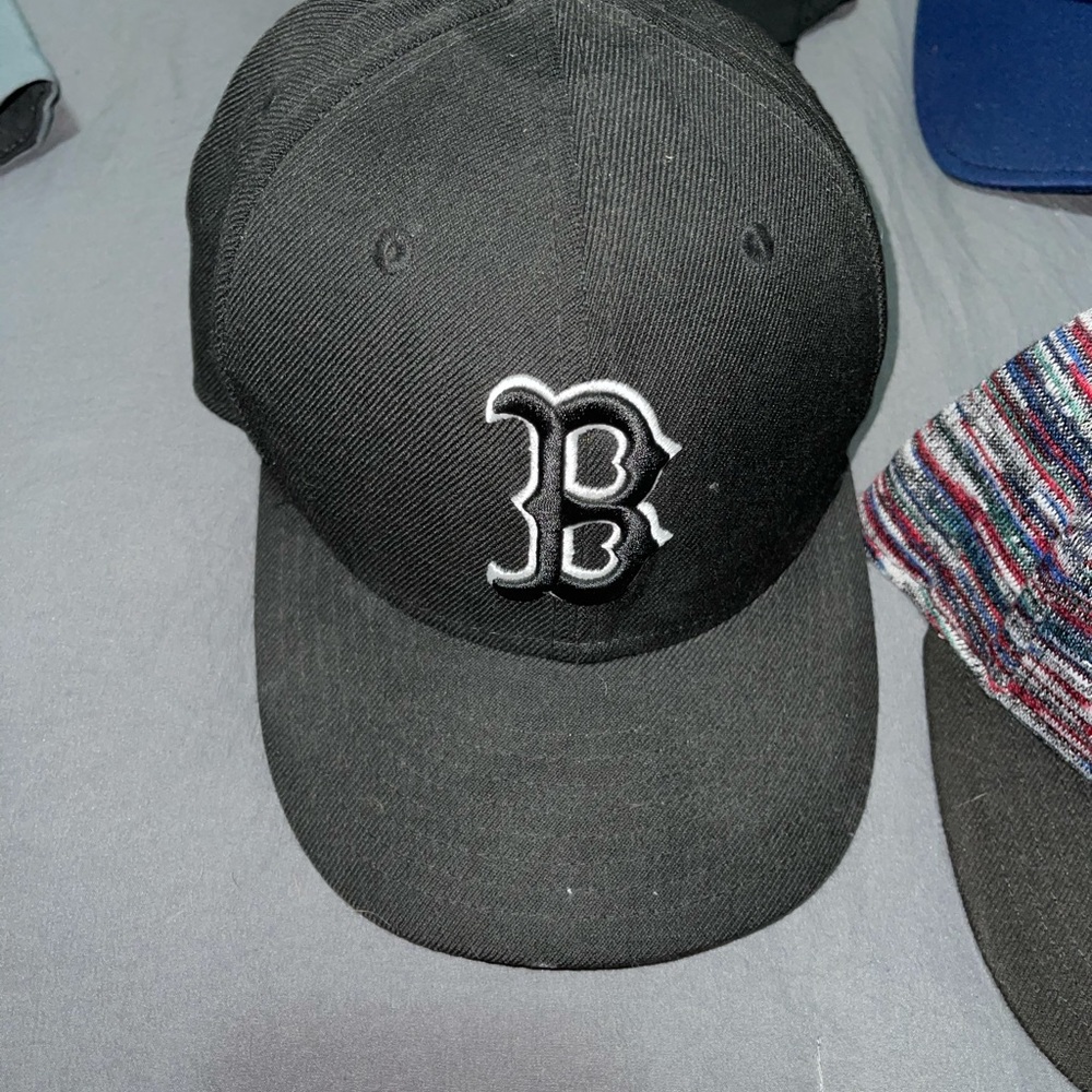 Boston fitted cap